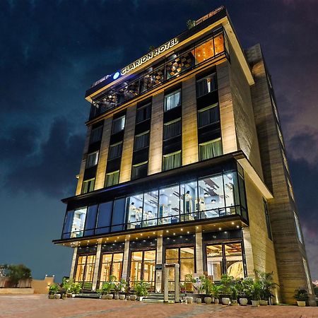 Clarion Hotel Dehradún Kültér fotó
