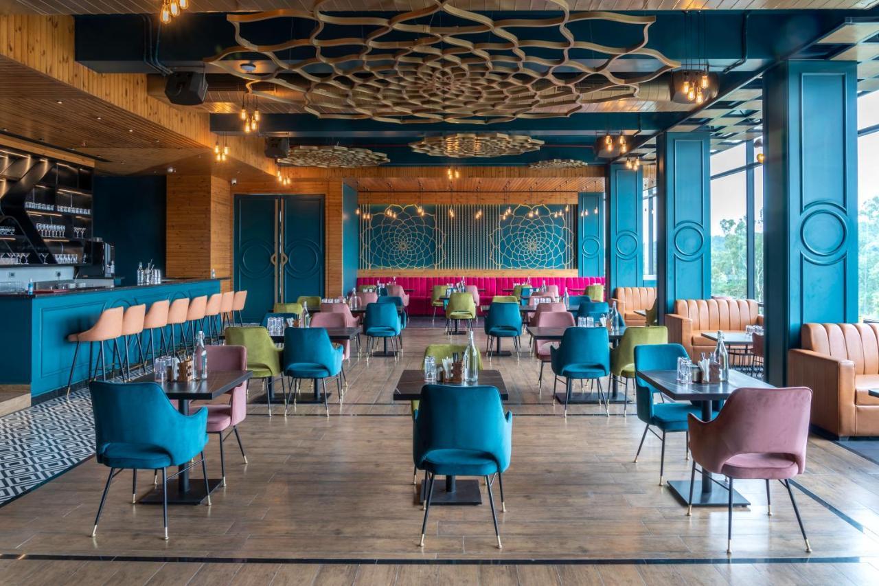 Clarion Hotel Dehradún Kültér fotó