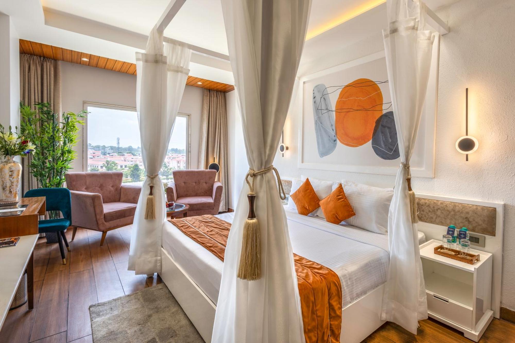 Clarion Hotel Dehradún Kültér fotó